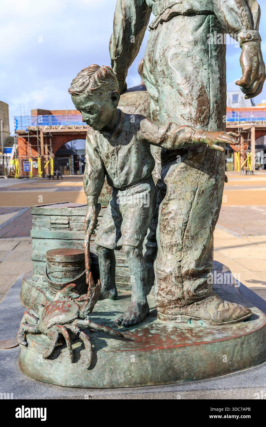 Statue zur Erinnerung an die Emigration von Menschen nach Amerika, präsentiert von der Pioneer Heritage Foundation, Portsmouth, England, Großbritannien Stockfoto