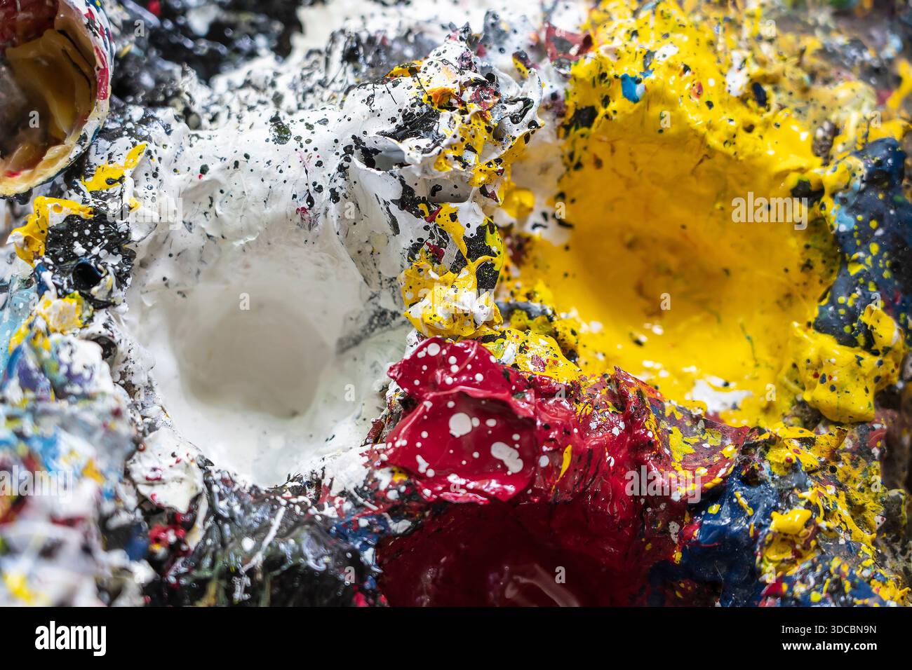 Hintergrundbild der hellen Ölfarben-Palette, Nahaufnahme Stockfoto
