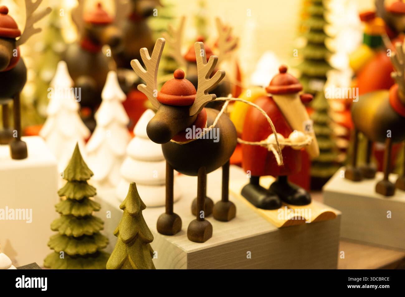 Traditionelles Österreichisches Hirschschmuck. 20. Dezember 2025, Wien, Österreich Stockfoto