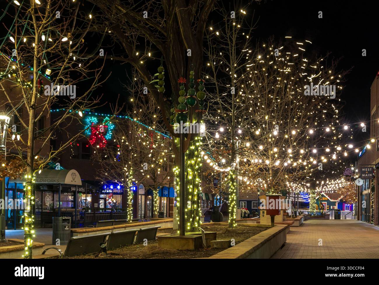 Künstlerische Weihnachtsdekoration in der Innenstadt von Fort Collins, Colorado Stockfoto