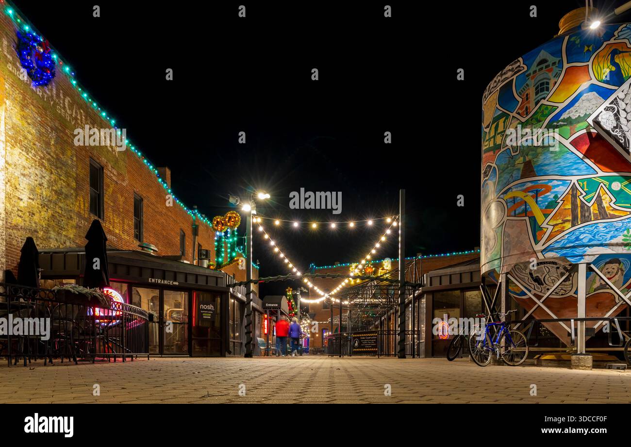 Künstlerische Weihnachtsdekoration in der Innenstadt von Fort Collins, Colorado Stockfoto
