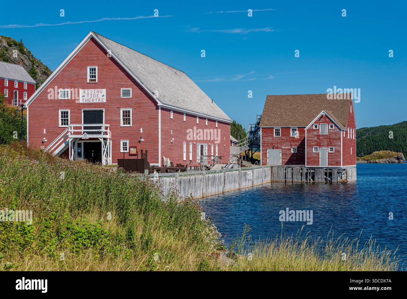Trinity, NL, Kanada, 12. August 2024: Rising Tide Theatre Arts Centre an der Küste in Trinity, Neufundland Stockfoto