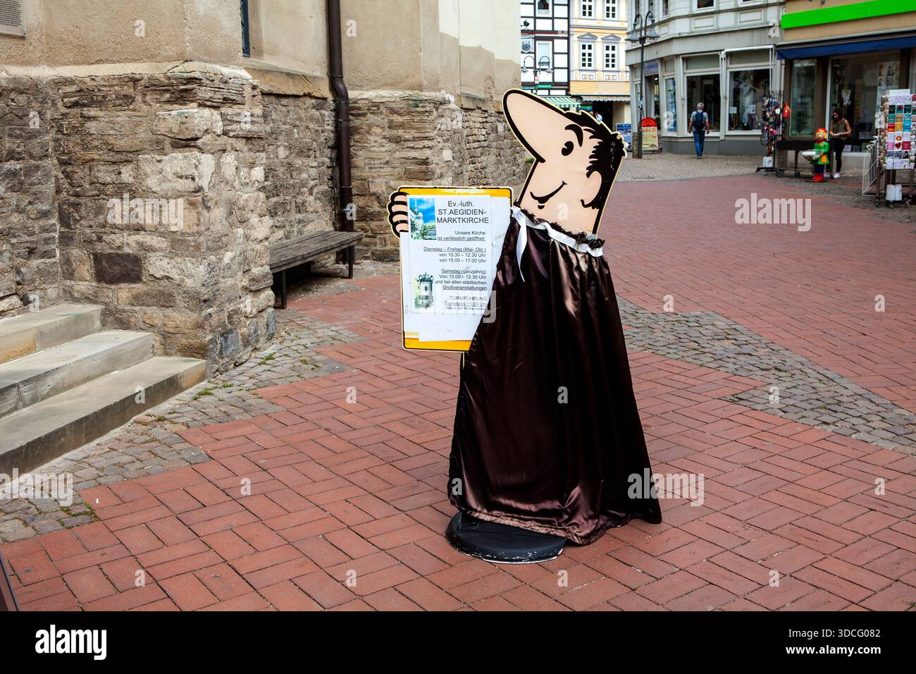 Bruno, das HB-Männchen oder HB-Mann, eine Zeichentrickfigur aus dem deutschen kommerziellen Fernsehen, warb für die HB-Zigaretten, das Informationsschild vor mar Stockfoto