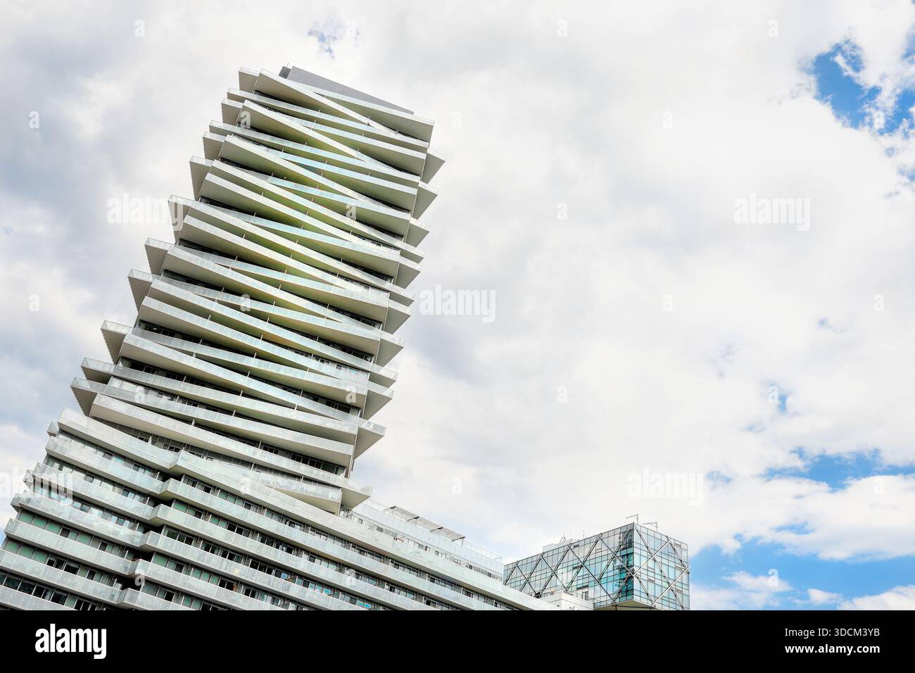 Flacher Blick auf Pier 27 Tower Condominiums, Toronto, Ontario, Kanada Stockfoto