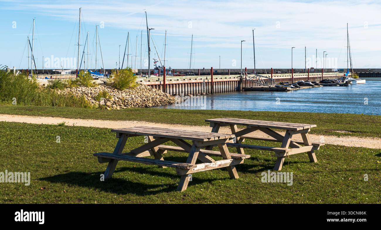Ein Picknickbereich im Gimli Harbour in Manitoba, Kanada Stockfoto