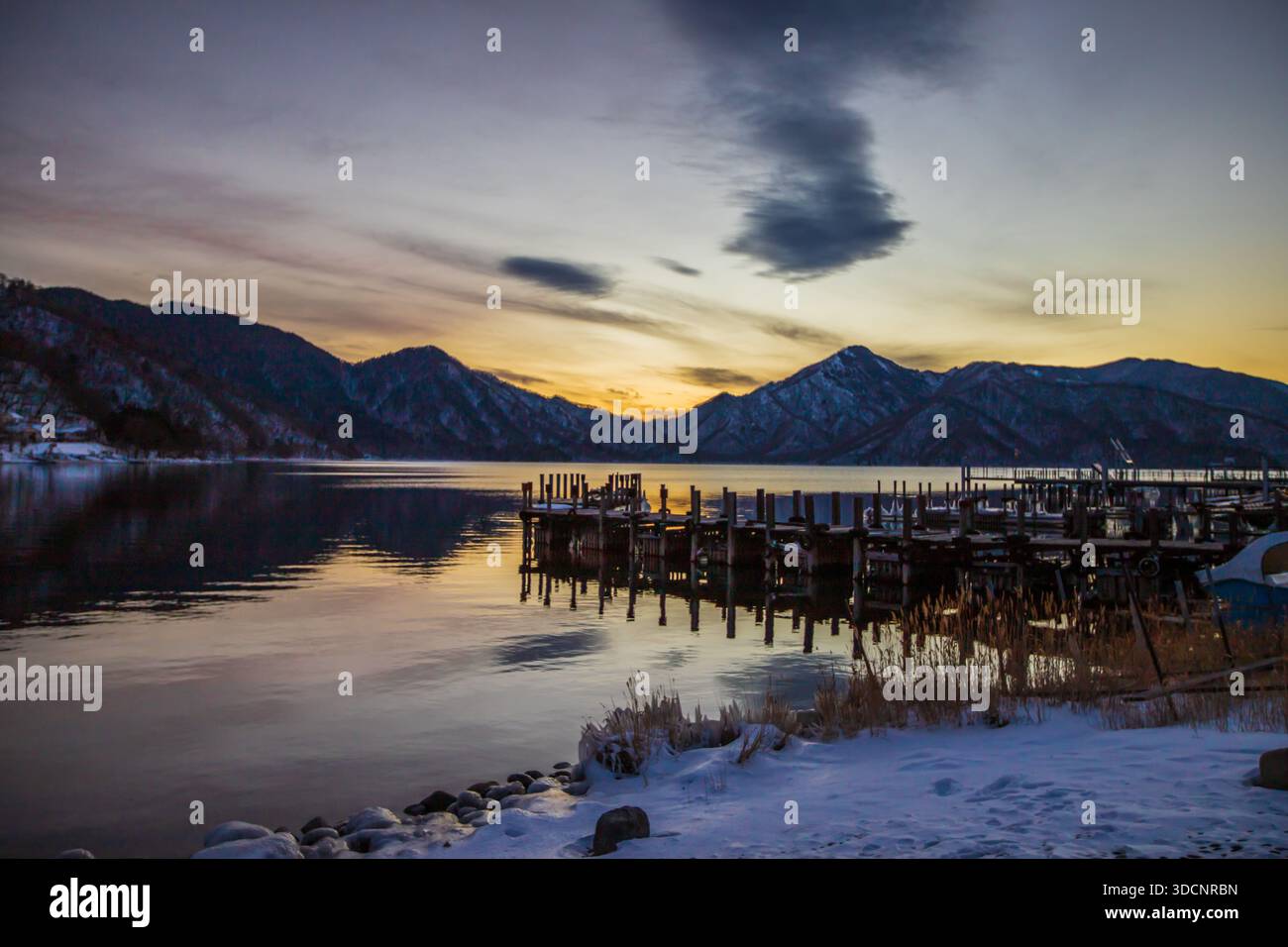 Abendblick auf den Chuzenji-See, Oku-Nikko, Präfektur Tochigi Stockfoto