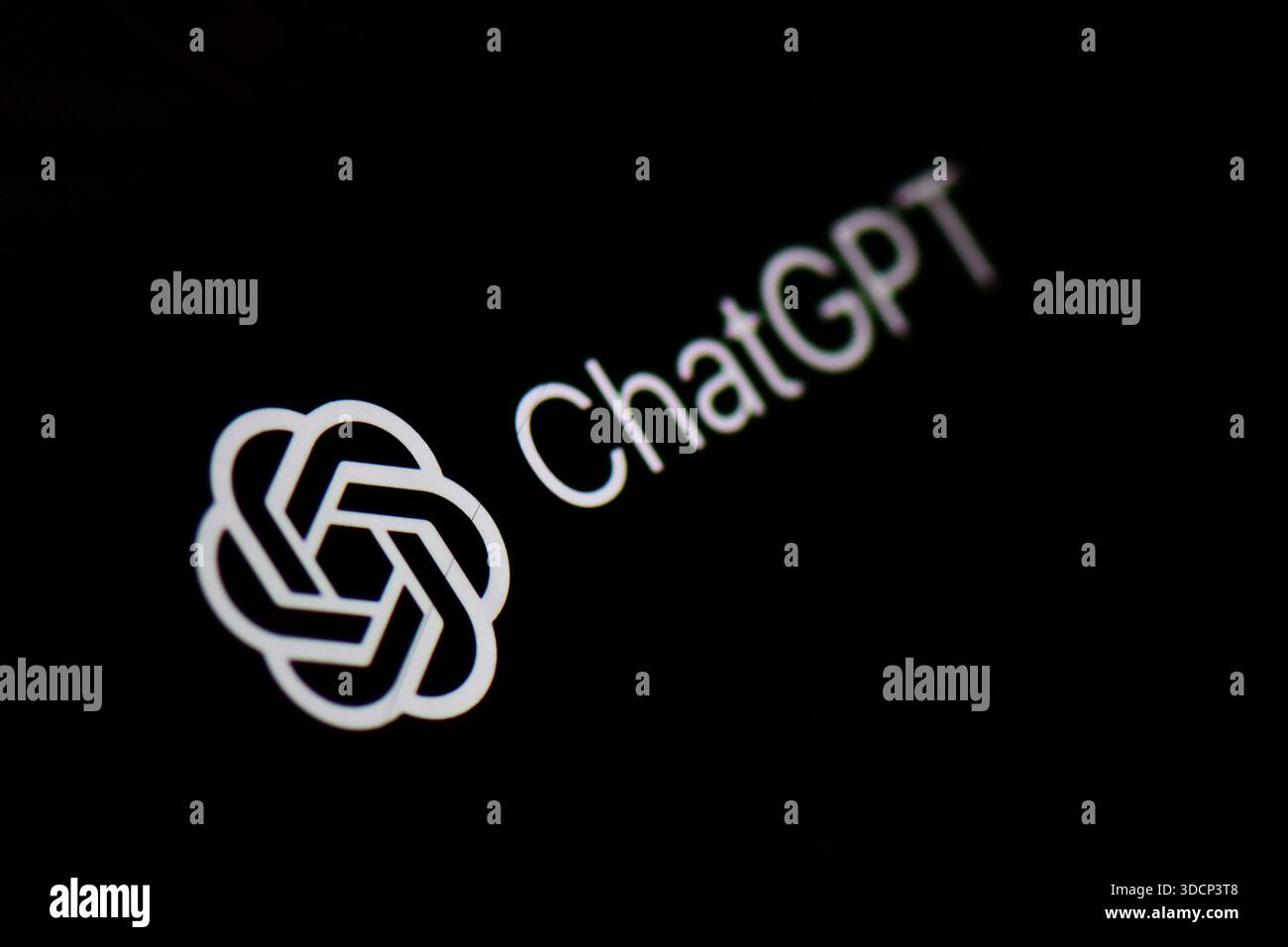 San Pellegrino terme Italien - 24. Dezember 2025: ChatGPT-Logo und Text auf dunklem Hintergrund Stockfoto