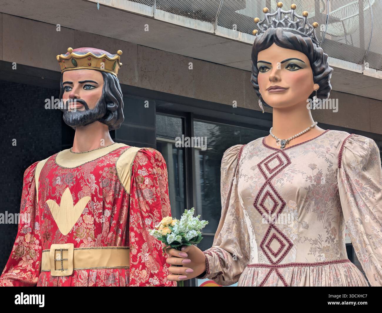 Barcelona, Spanien - 21. September 2025: Gegants de les Colonies Jordi Turull Parade während der Festa Major del Congrés Indians in Barcelona, Katalonien Stockfoto
