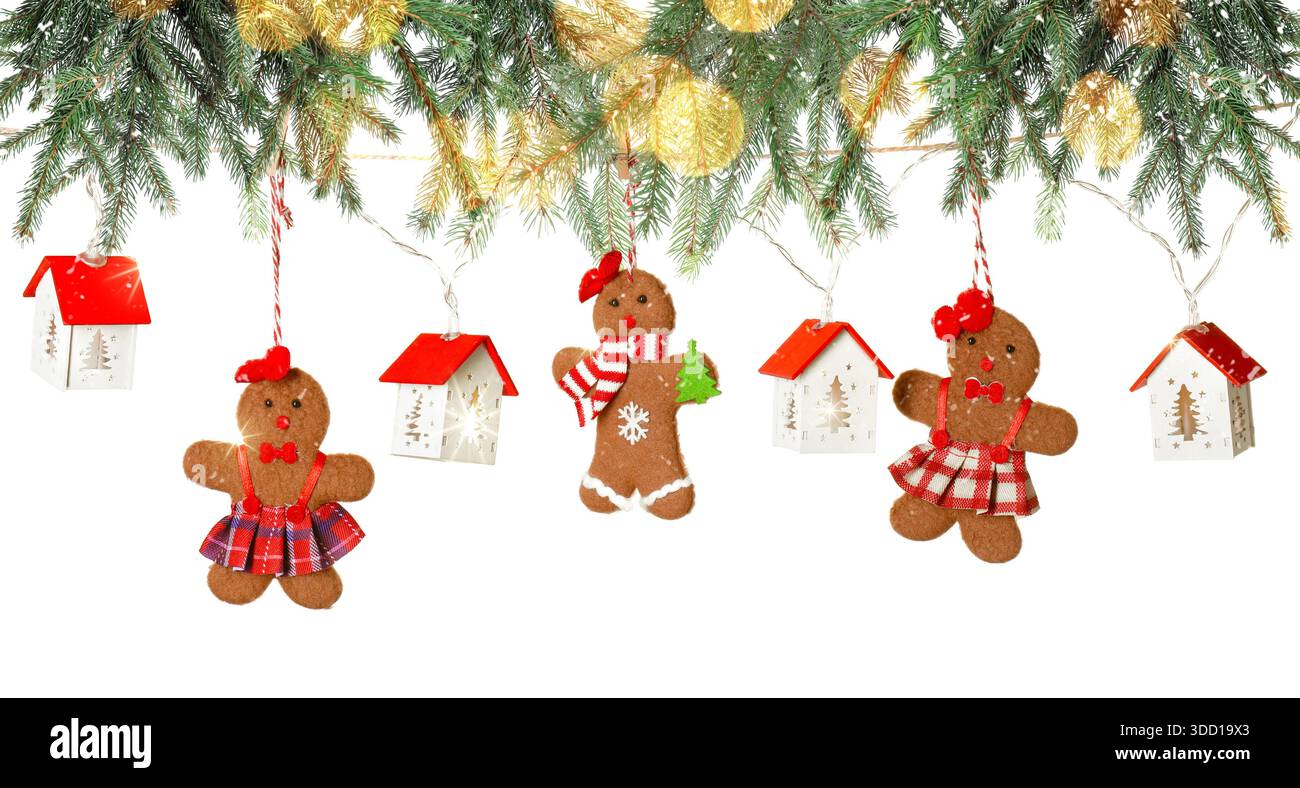 Wunderschönes Weihnachtsdekor und Tannenzweige auf weißem Hintergrund. Bannerdesign Stockfoto