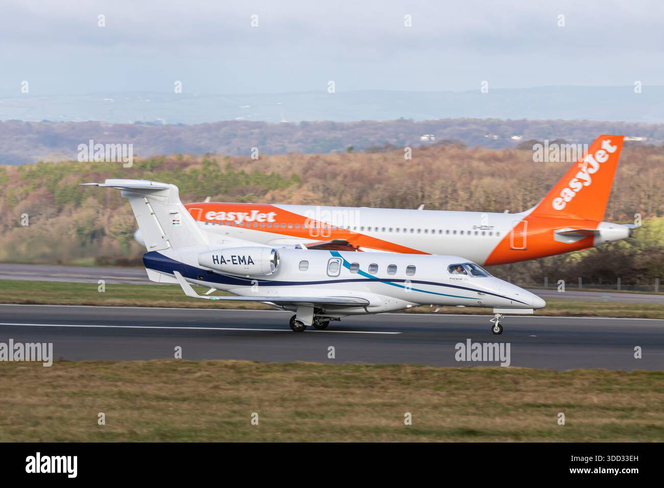 HA-EMA Embraer 505 Phenom 300 Fly-Coop Flughafen Bristol 27/12/2025 Stockfoto