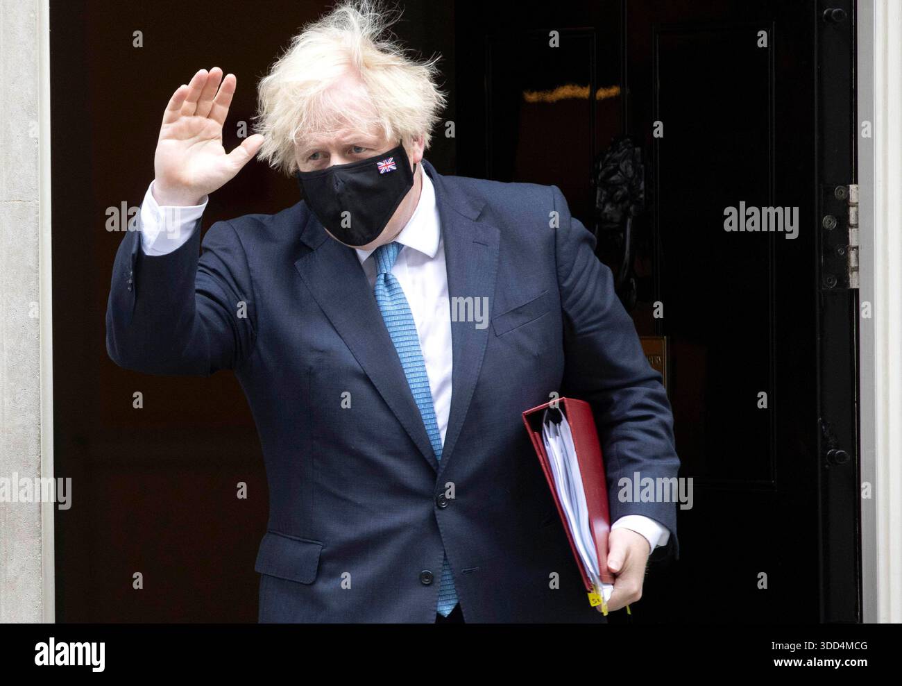 14/07/2021. London, Vereinigtes Königreich. Premierminister Boris Johnson verlässt die Downing Street, um ins Parlament zu gehen. Er hielt während der COVID Partys ab. Stockfoto