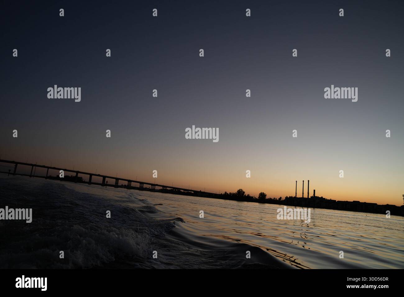 Indian River bei Sonnenuntergang in Vero Beach Florida in der Indian River Lagoon. Stockfoto