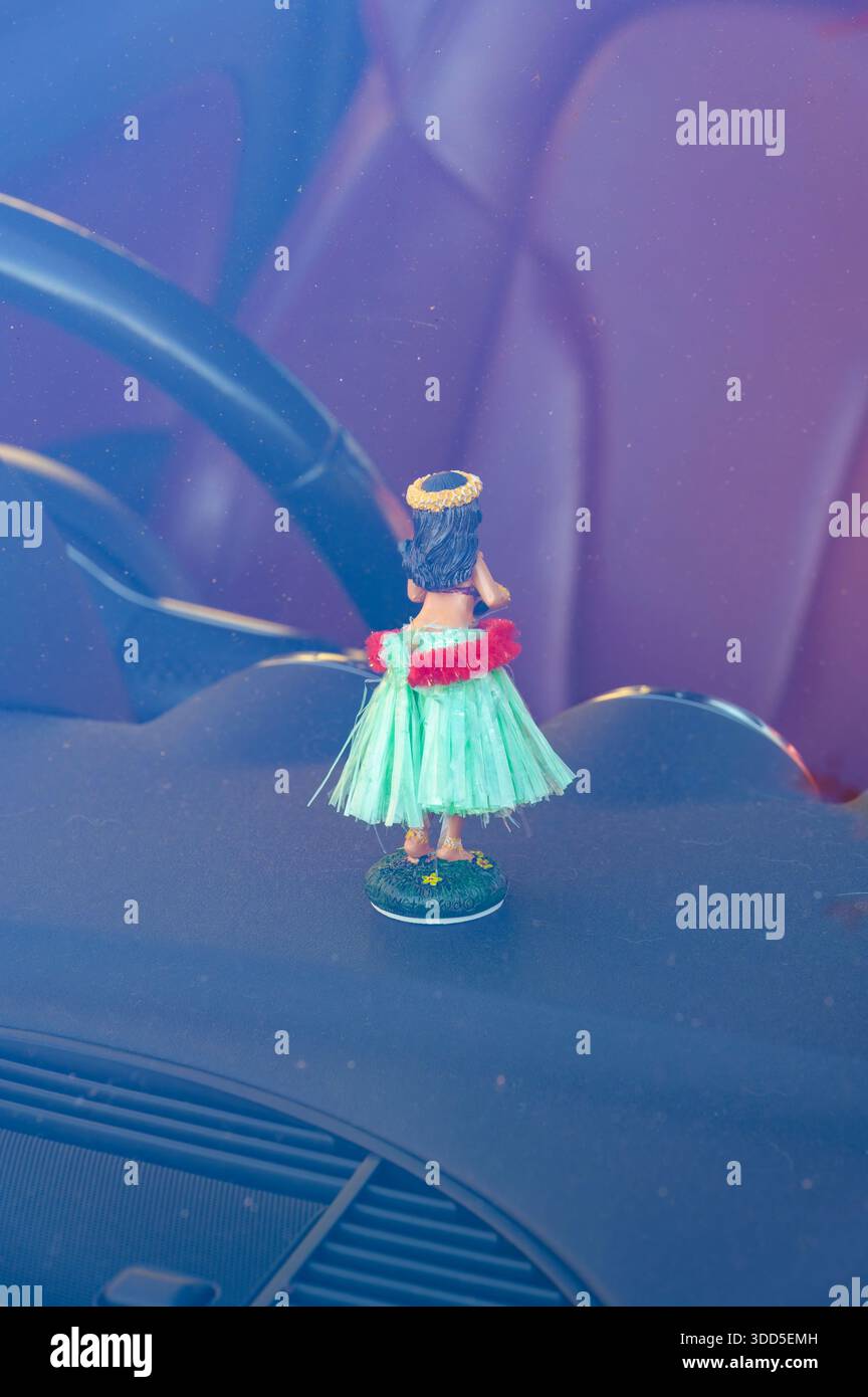 Glücksbringer auf dem Armaturenbrett, Großbritannien Stockfoto