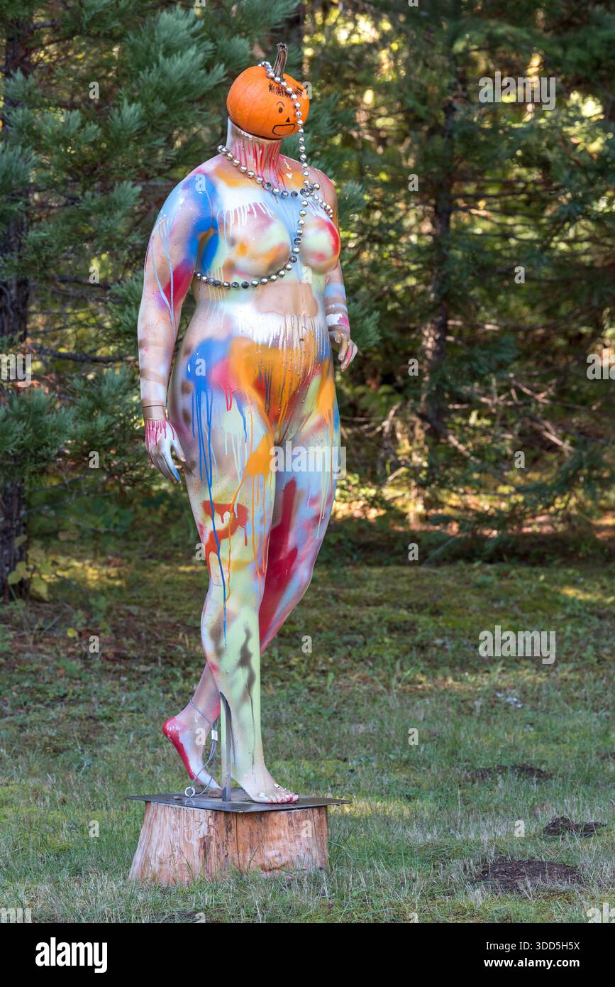 Halloween-Themenskulptur in McKenzie Bridge, Oregon, USA. Stockfoto