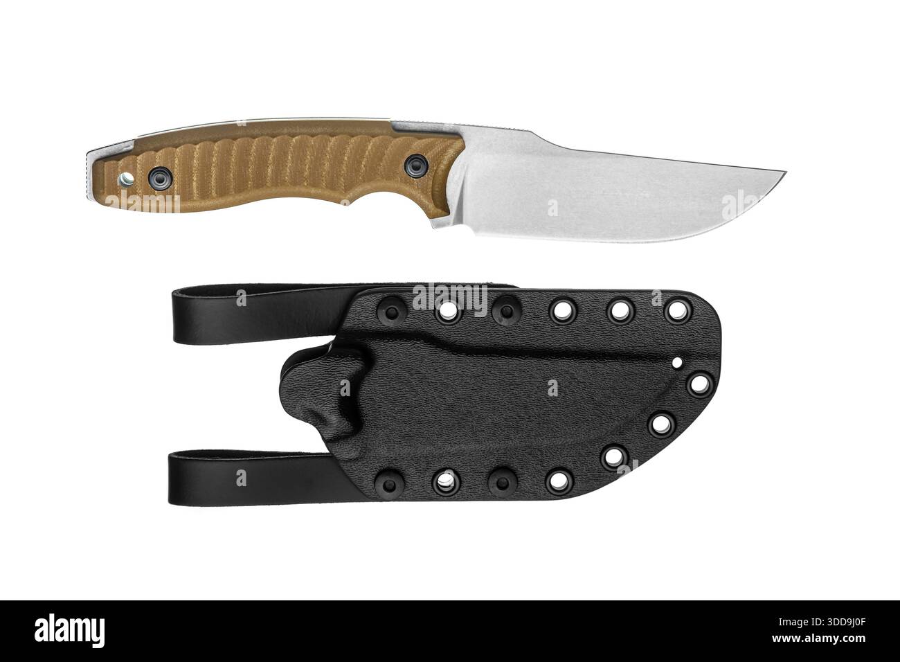 Taktisches Messer mit fester Klinge mit braunem, gewelltem Griff und schwarzer Kydex-Hülle auf weiß. Stockfoto