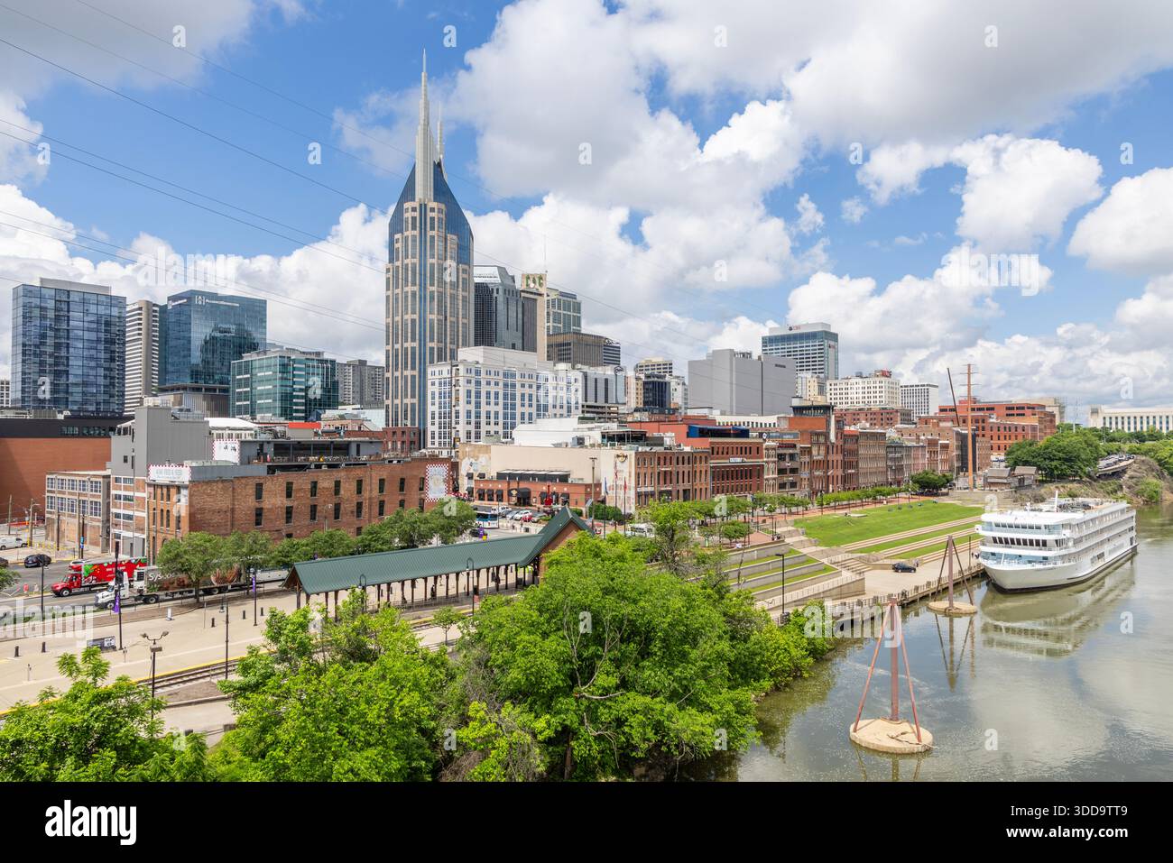 „American Symphony“-Flussboot auf dem Fluss Cumberland in Nashville, Tennessee, USA Stockfoto