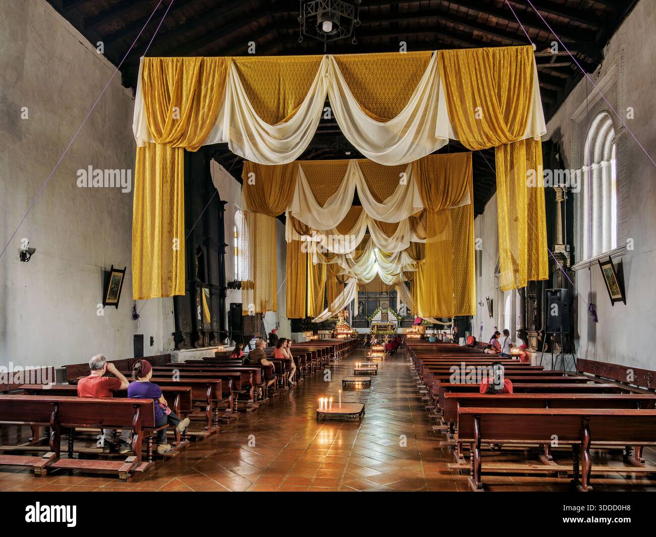 Santo Tomas Kirche, Innenraum, Chichicastenango, El Quiche Abteilung, Guatemala Stockfoto