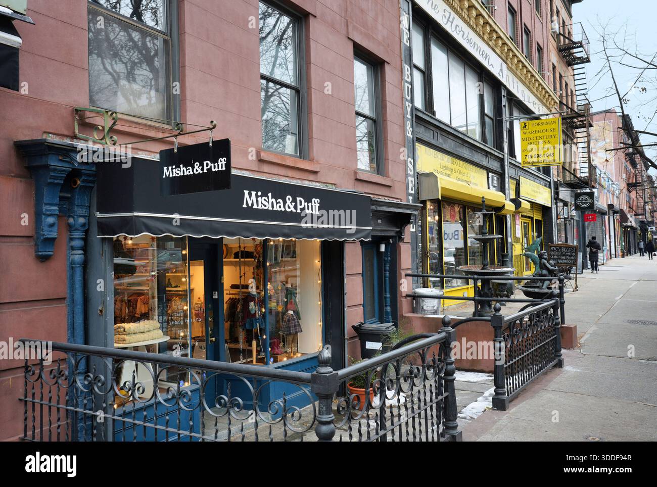 Atlantic Avenue, Einkaufsstraße im Park Slope Viertel von Brooklyn, New York City Stockfoto