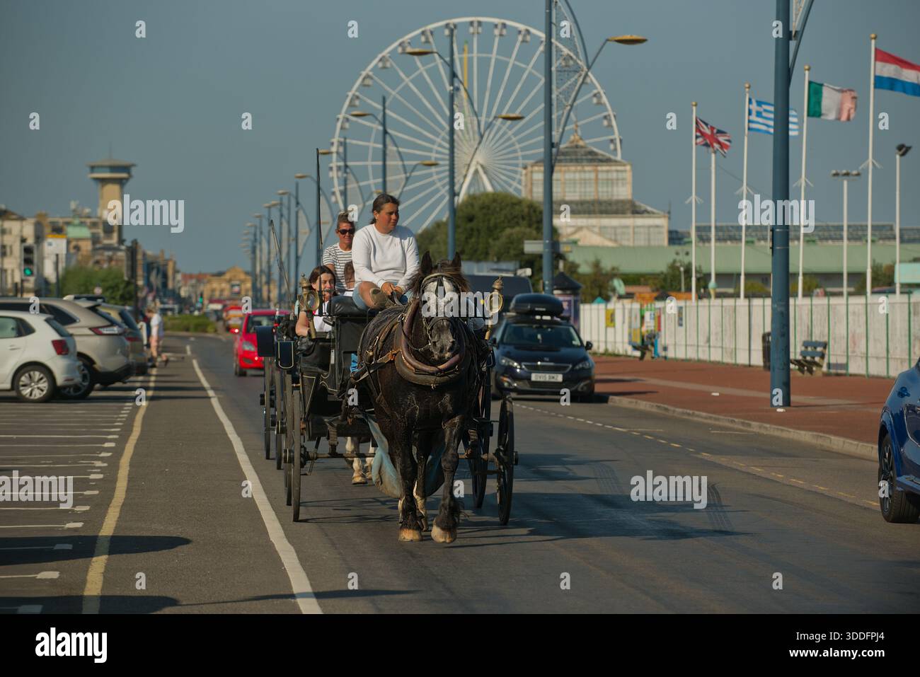 Besucher der Great Yarmouth Promenade. Stockfoto