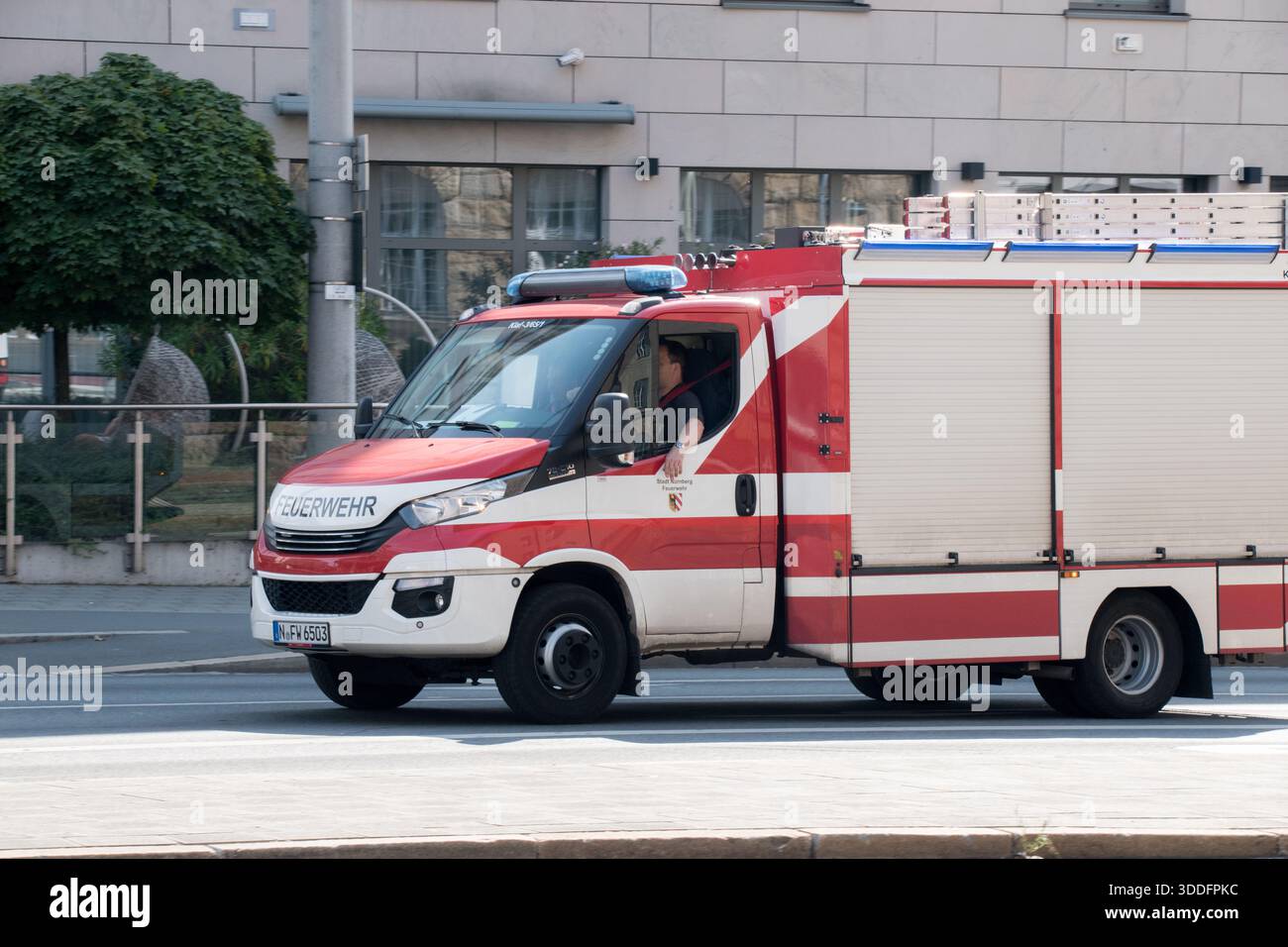 Deutsche Feuerwehrfahrzeuge sind weltweit für ihre Feinmechanik, extreme Zuverlässigkeit und strenge Standardisierung bekannt. Stockfoto