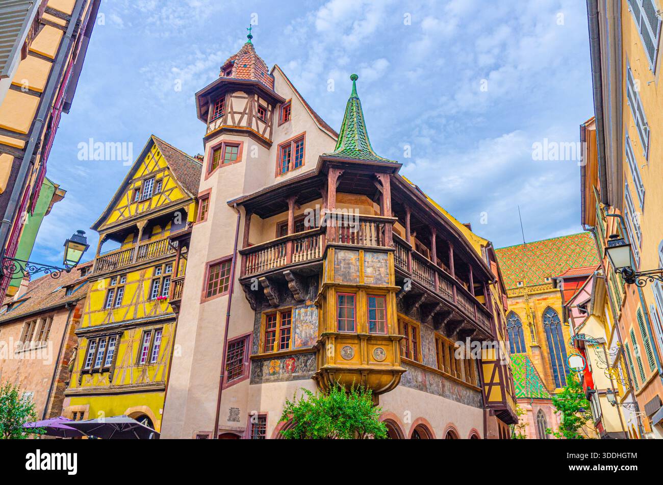 Das Haus Maison Pfister und das Haus zum Kragen beherbergen mittelalterliche Gebäude in der Altstadt von Colmar in der Altstadt von Colmar, Elsass Grand Est, Frankreich Stockfoto