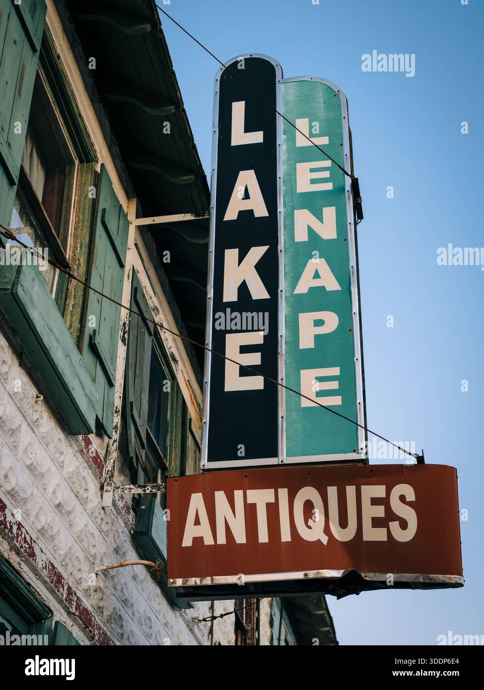 Lake Lenape Antiques Vintage-Schild in Mays Landing, Hamilton, New Jersey Stockfoto