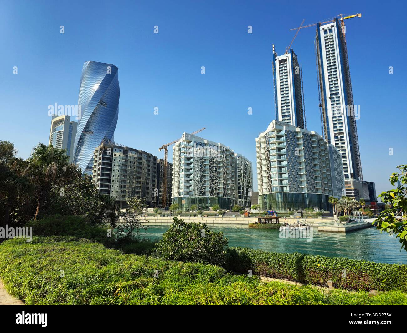 Wechselnde Skyline in Bahrain Bay, Manama, Bahrain. Stockfoto