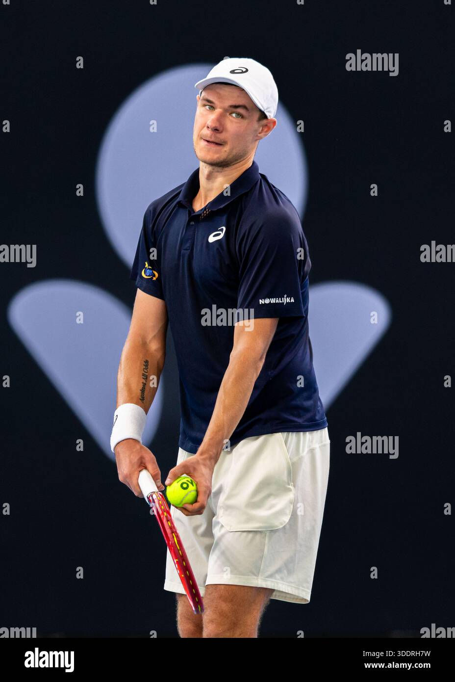 Brisbane, Qld, Australien. Januar 2026. KAMIL MAJCHRZAK (Polen) spielt während der Qualifikationsrunde der Männer-Einzel gegen CRUZ HEWITT (Australien) bei der Brisbane International. (Kreditbild: © Stephane Thomas/ZUMA Press Wire) NUR REDAKTIONELLE VERWENDUNG! Nicht für kommerzielle ZWECKE! Stockfoto