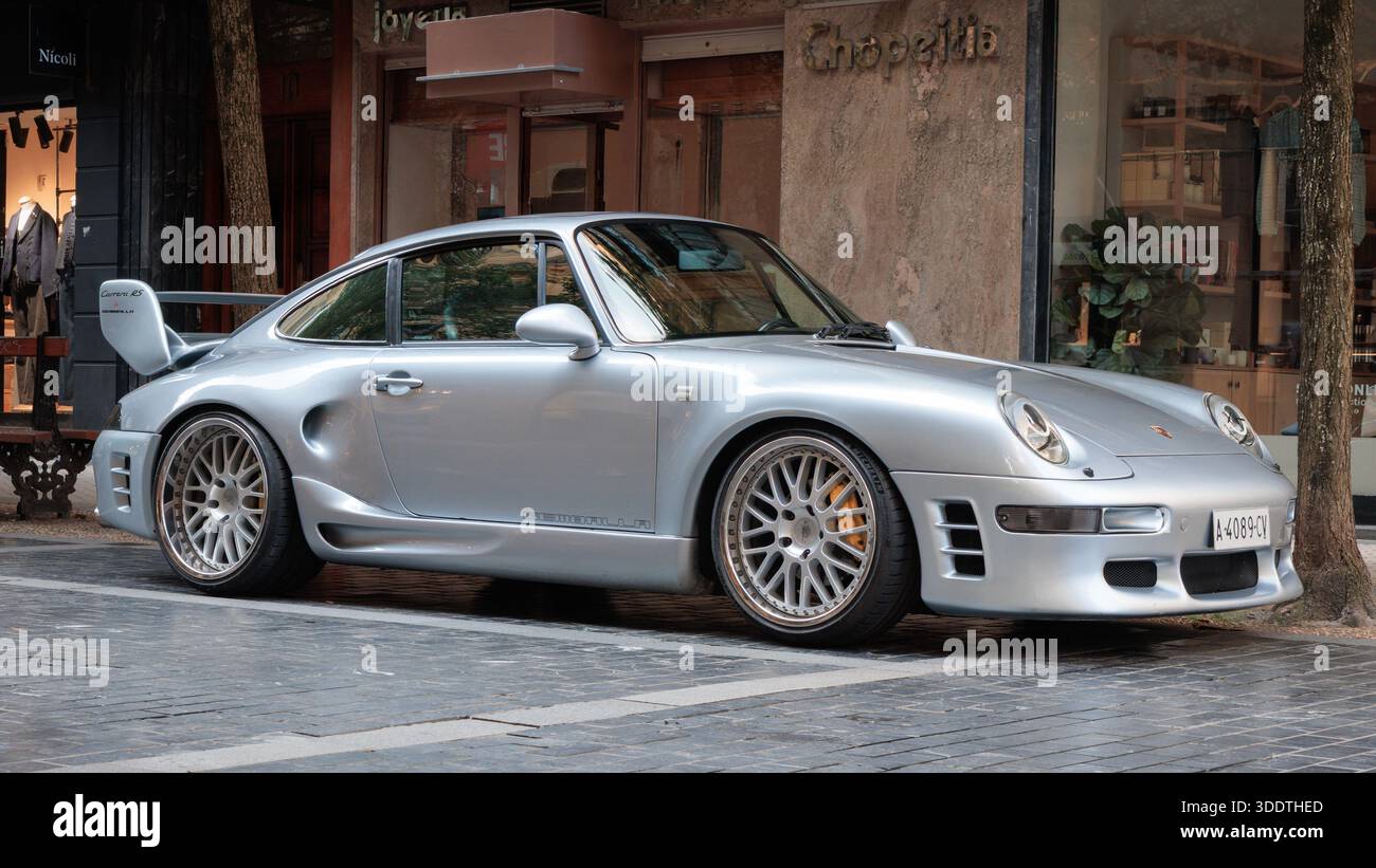 San Sebastian, Spanien-20. September 2025: Porsche 911 (993) Carrera RS von Gemballa Stockfoto