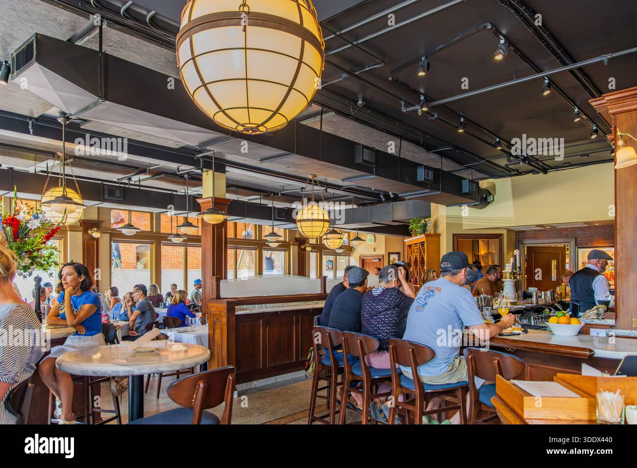 Boulder, 5. JUL 2025 - Innenansicht eines italienischen Restaurants Stockfoto