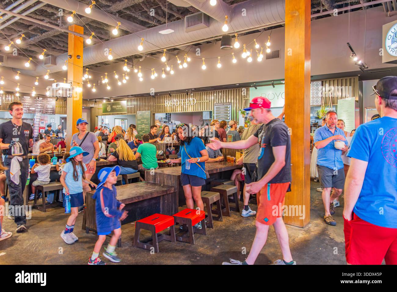 Colorado, 5. Juli 2025 – Innenansicht des Avanti Food and Beverage Boulder Stockfoto