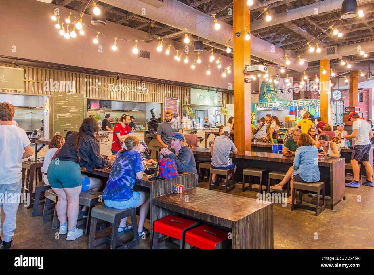 Colorado, 5. Juli 2025 – Innenansicht des Avanti Food and Beverage Boulder Stockfoto