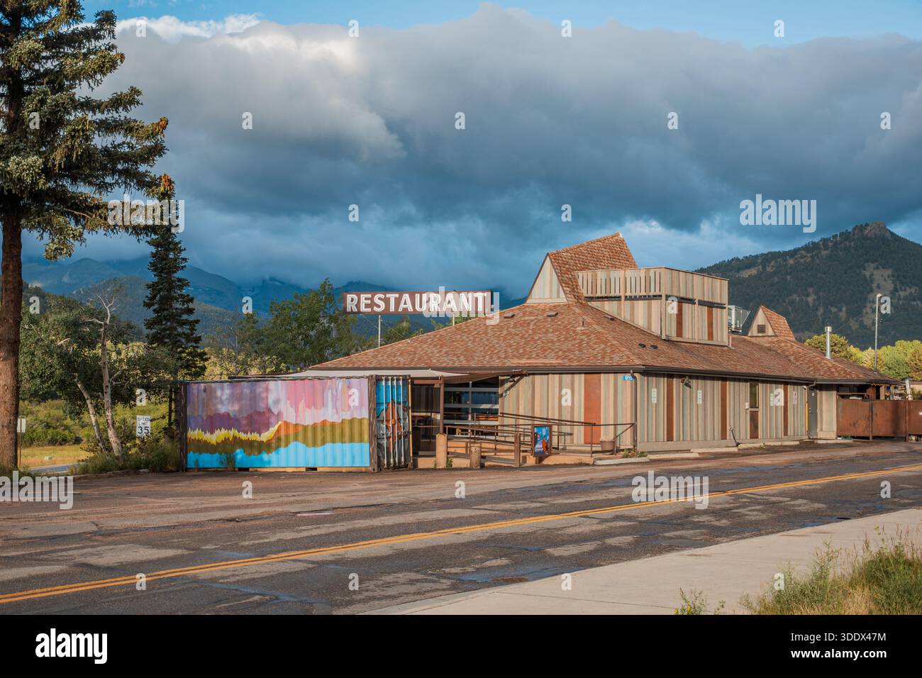 Colorado, 4. Juli 2025 – Außenansicht von Bird & Jim Stockfoto