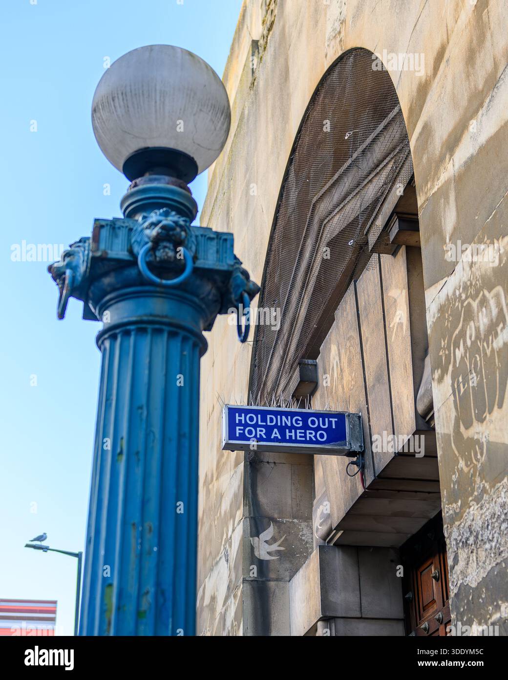 Bristol City hält auf einen HeroStone Bus aus Stockfoto