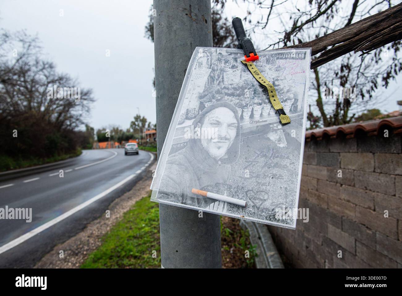 Roma, Italien. Januar 2026. Incidente mortale tra due Auto su Via Laurentina e Via dei Colli Marini ad Ardea. Domenica 4 Gennaio, 2026. Nachrichten (Foto: Valentina Stefanelli/Lapresse) tödlicher Zweiwagenunfall auf der Via Laurentina und Via dei Colli Marini in Ardea. Sonntag, 4. Januar 2026. News (Foto: Valentina Stefanelli/Lapresse) Credit: LaPresse/Alamy Live News Stockfoto