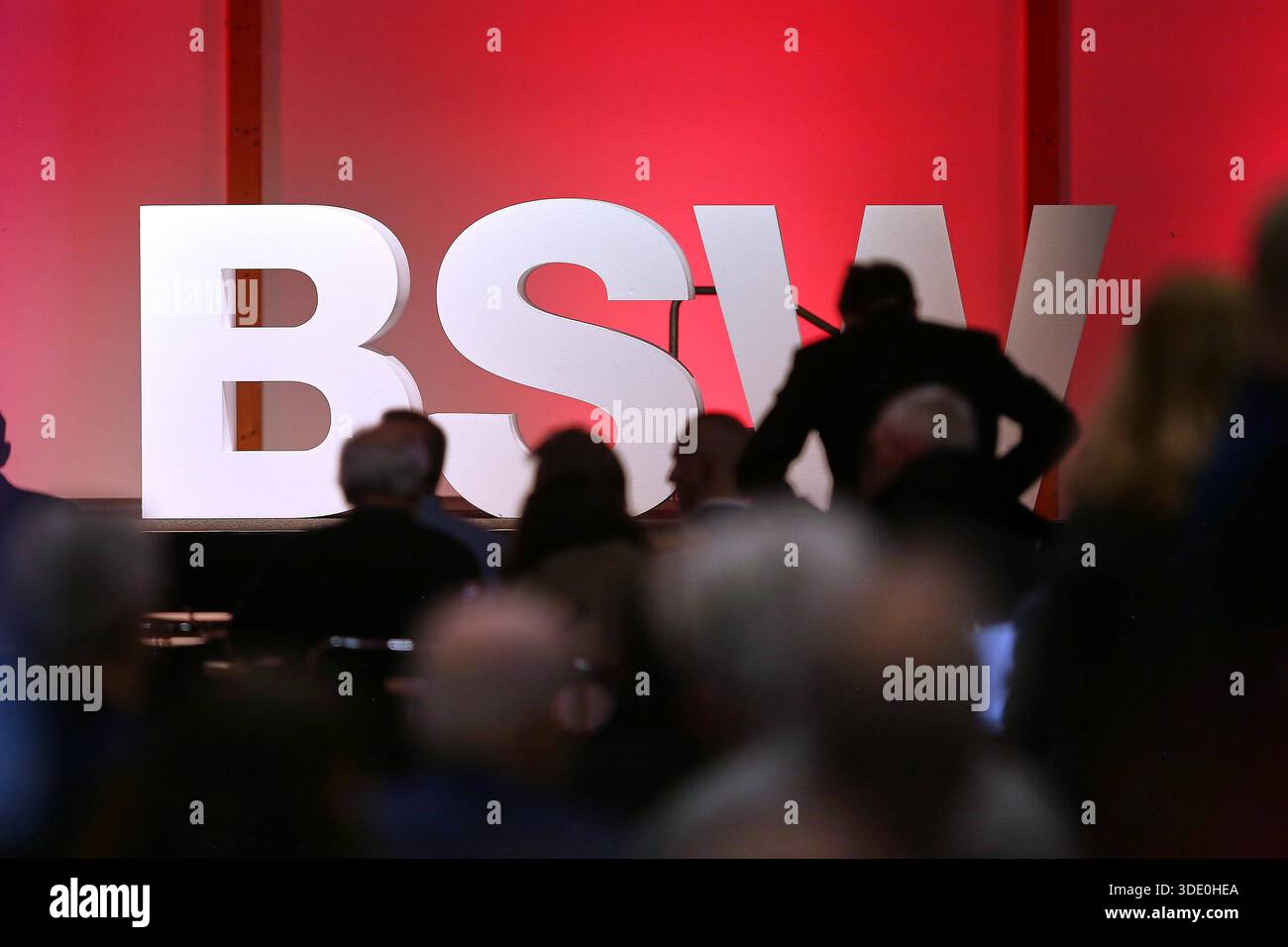 Magdeburg, Sachsen-Anhalt, Deutschland, 07.12.2025: Messe: 3. BSW-Bundesparteitag: BSW-Logo *** Magdeburg, Sachsen-Anhalt, Deutschland, 07 12 2025 Ausstellung 3 BSW Bundesparteikonferenz BSW Logo Copyright: XdtsxNachrichtenagenturx dts 97978 Stockfoto