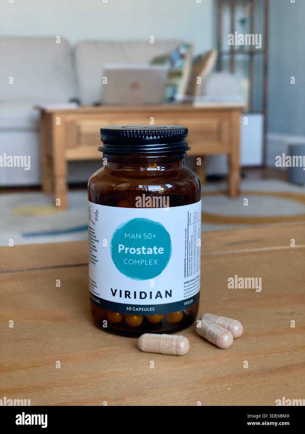 Prostata-Komplex Ergänzung für Männer Gesundheit - Smartphone-aufgenommenes Stockfoto