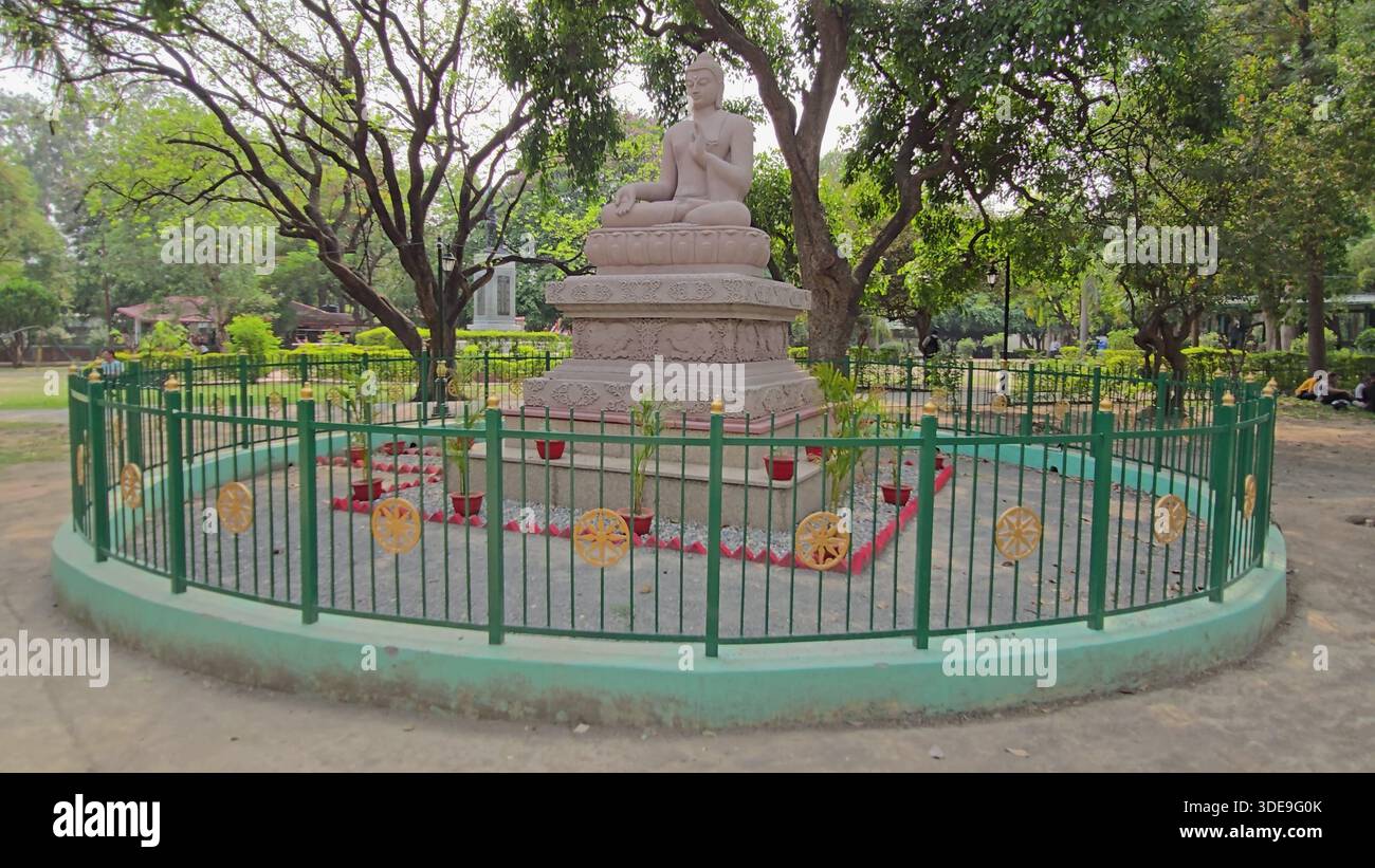 Buddha-Statue strahlt Gelassenheit in Indien aus Stockfoto