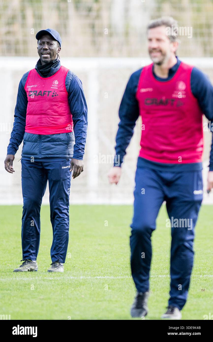 Oliva, Spanien. Januar 2026. Gents Assistenztrainer M’Baye Leye wurde am Dienstag, den 6. Januar 2026, in Oliva, Spanien, während des Wintertrainings der belgischen Fußballmannschaft KAA Gent in Aktion gezeigt. BELGA FOTO JASPER JACOBS Credit: Belga News Agency/Alamy Live News Stockfoto