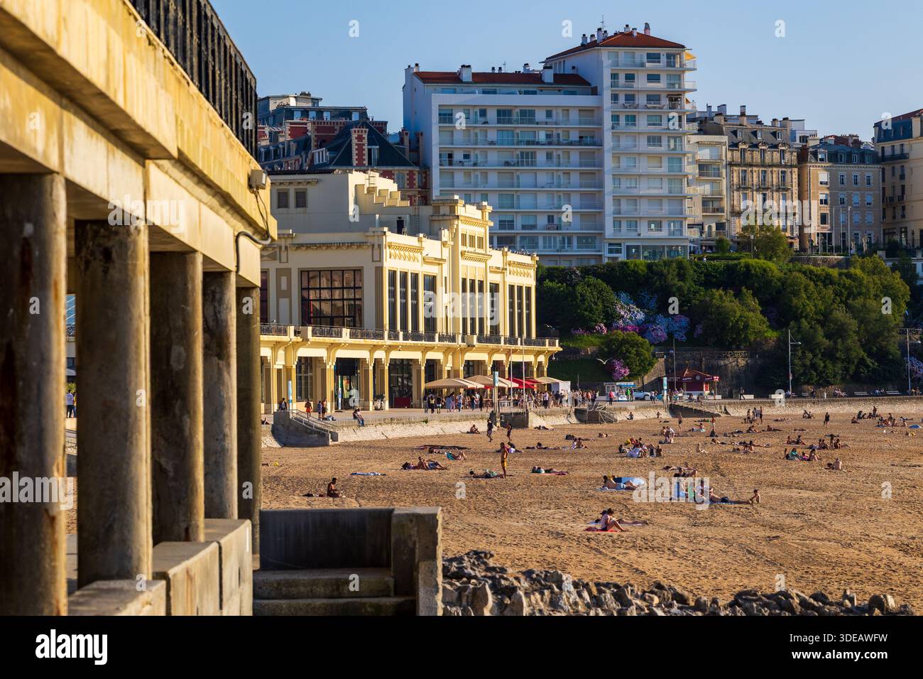 Kommunales Kasino von Biarritz im Art déco-Stil mit Blick auf die Grande Plage, vom Miramar Beach Stockfoto