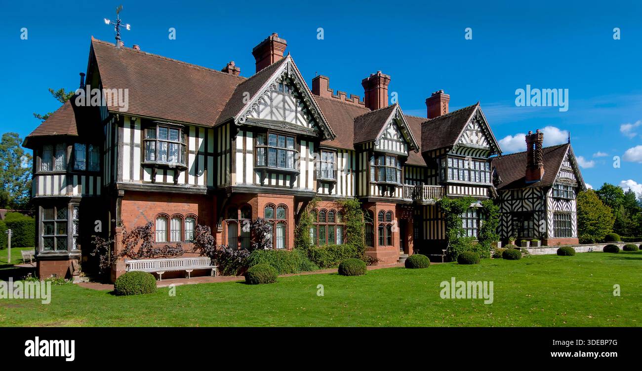 National Trust Hotel Wightwick Manor and Gardens Wolverhampton, Staffordshire, England, Großbritannien Stockfoto