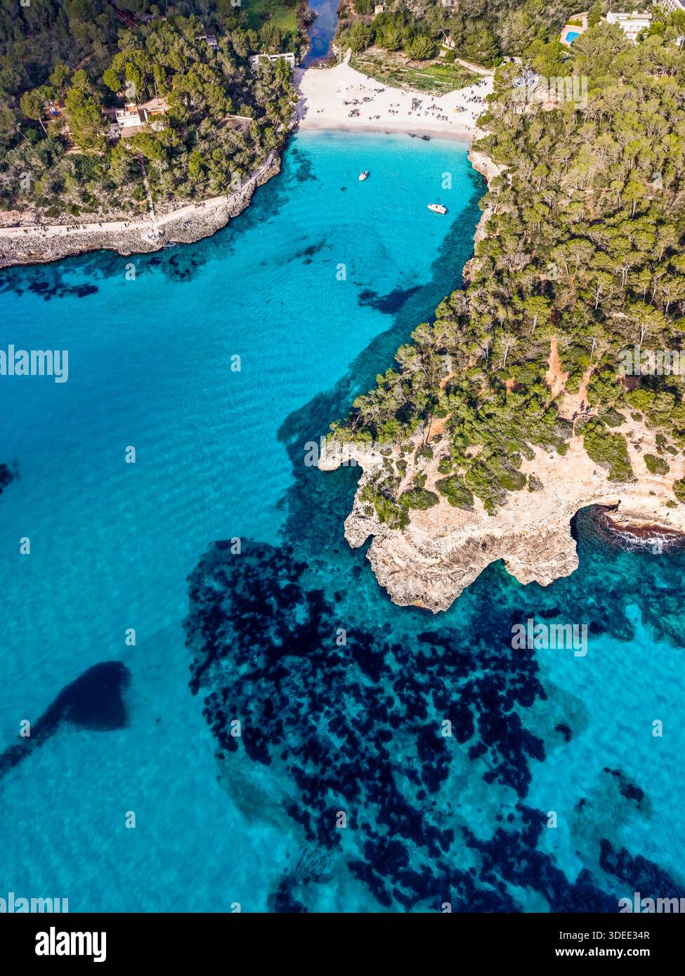 Cala Mondrago Strand und türkisfarbene Bucht auf Mallorca, Spanien Stockfoto