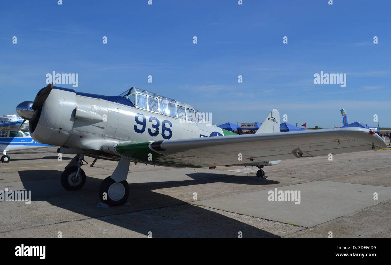 Wunderschöner N.A. SNJ-5 Trainer auf der Rhode Island Airshow, Quonset State Airport, Rhode Island, USA Stockfoto