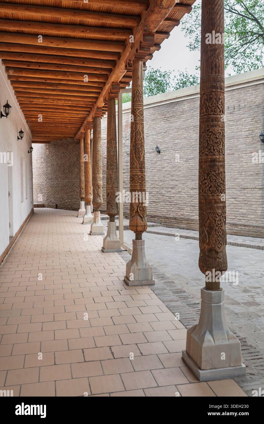 Empfangshalle im Sommer, Palast Nurullabai, Chiwa, Region Chorazm, Usbekistan Stockfoto