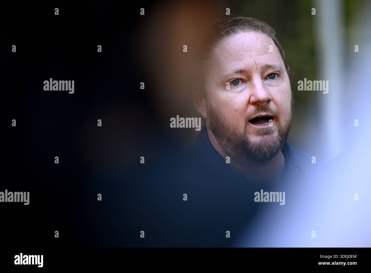 Sydney, Australien. Januar 2026. Der Sprecher der Palästinensischen Aktionsgruppe Sydney Josh Lees während einer Pressekonferenz in Sydney am Donnerstag, den 8. Januar 2026. (AAP Image/Bianca de Marchi) KEIN ARCHIVIERUNGSGUTHABEN: Australian Associated Press/Alamy Live News Stockfoto