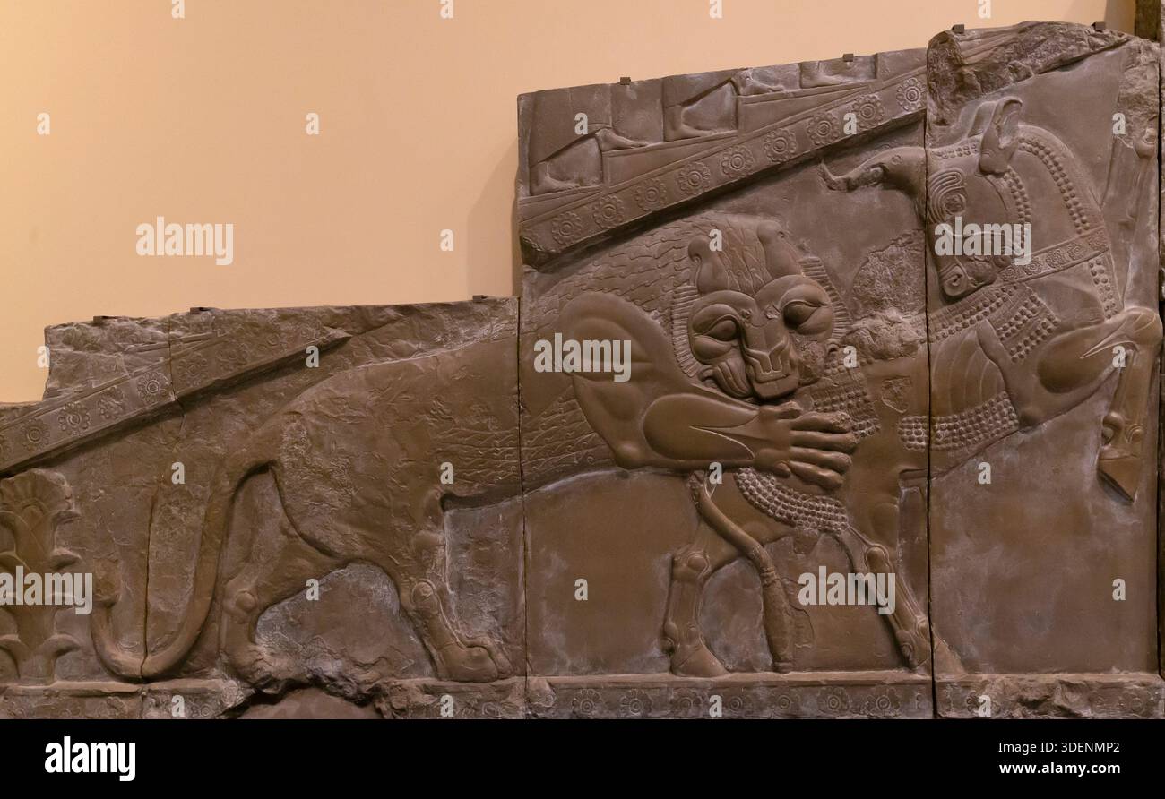 Der Palast von Darius, Tachara, Persepolis, Persisches Reich, 339-518 v. Chr. Guss antiker Skulpturen, British Museum, London, England, Vereinigtes Königreich, Stockfoto