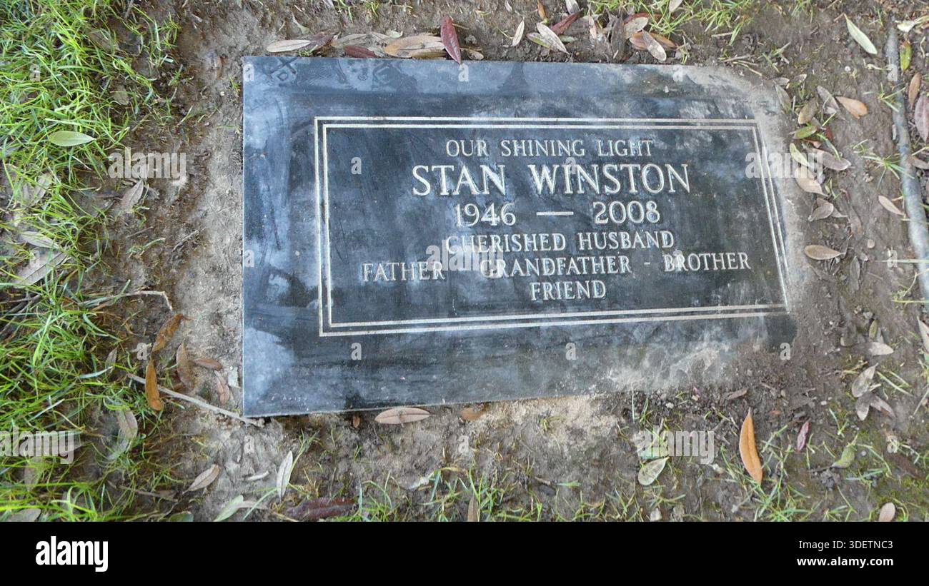 Culver City, Kalifornien, USA 7. Januar 2026 Make-up-Künstler Stan Winston Grave in Garden of Rachel im Hillside Memorial Park am 7. Januar 2026 in Culver City, Kalifornien, USA. Foto: Barry King/Alamy Stock Photo Stockfoto