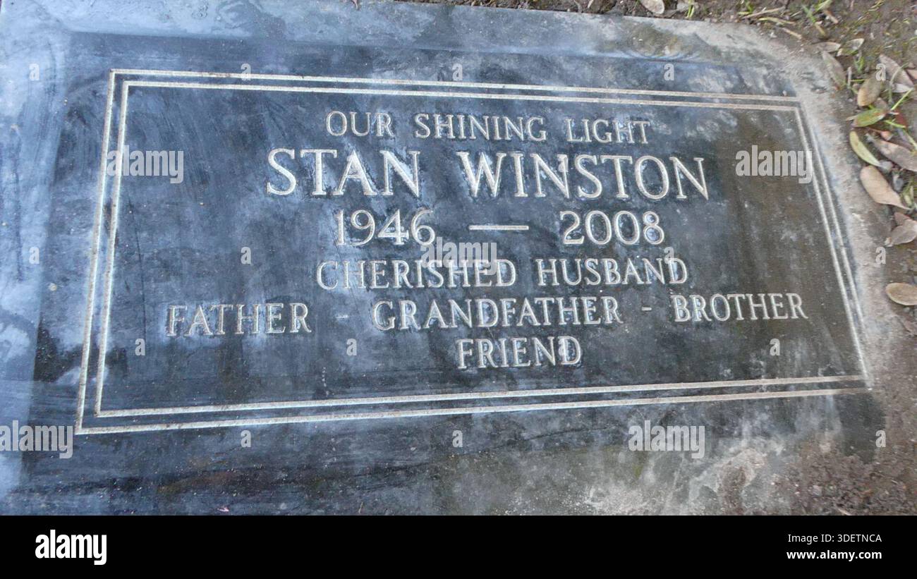 Culver City, Kalifornien, USA 7. Januar 2026 Make-up-Künstler Stan Winston Grave in Garden of Rachel im Hillside Memorial Park am 7. Januar 2026 in Culver City, Kalifornien, USA. Foto: Barry King/Alamy Stock Photo Stockfoto