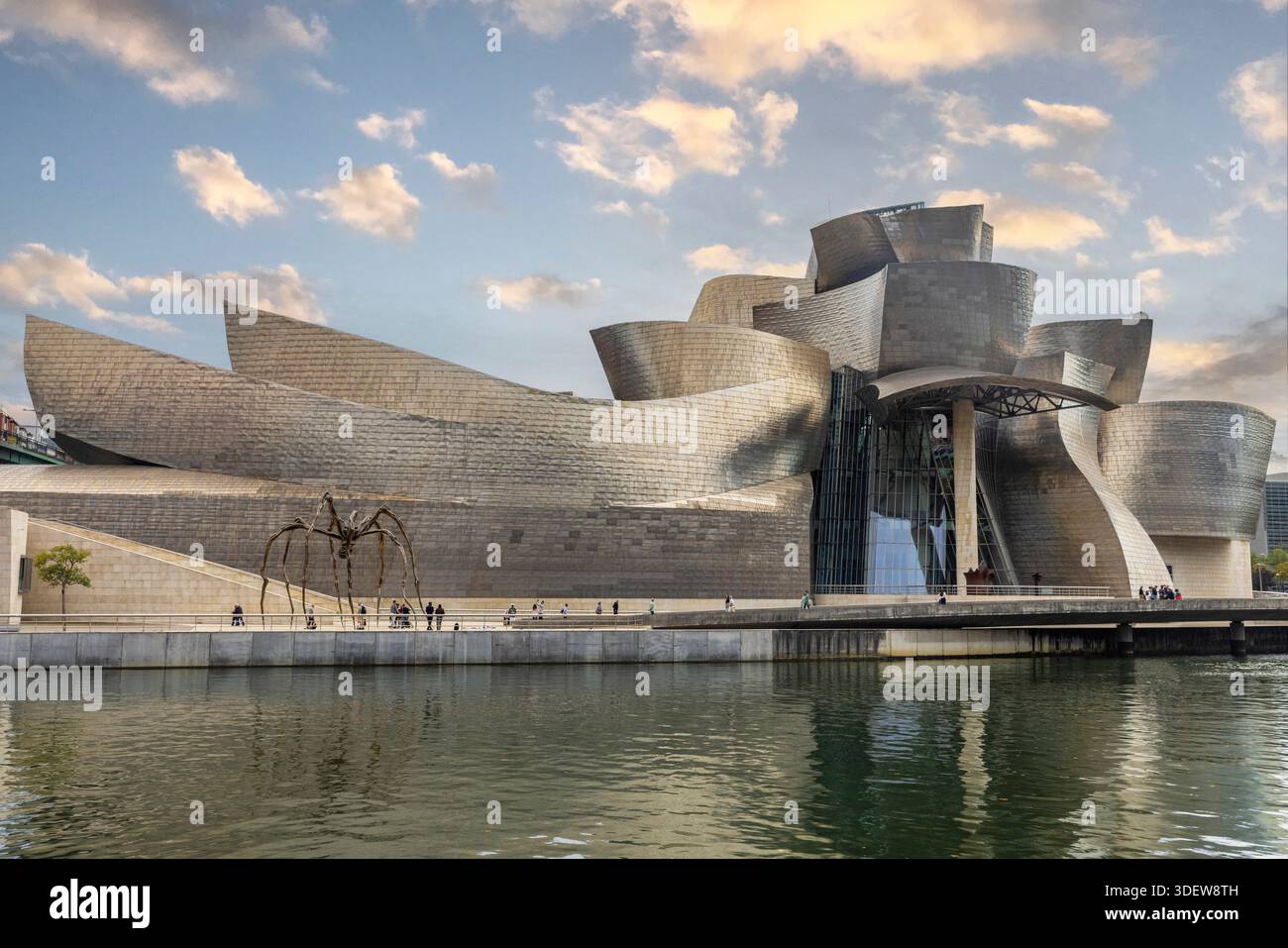 Bilbao, Guggenheim Museum, Architekt Frank Gehry, Monsterspinne Maman von Louise Bourgeois Stockfoto