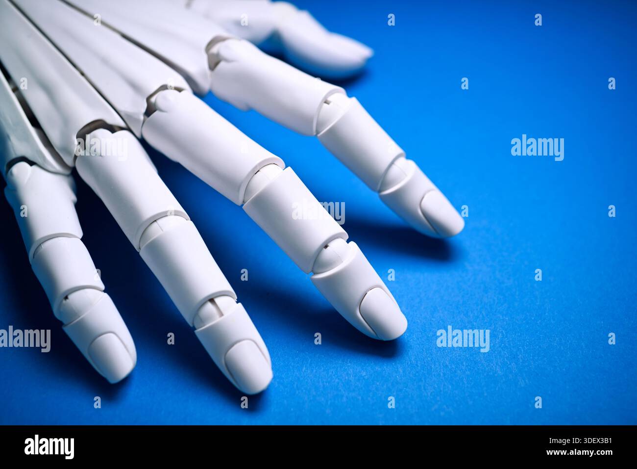 Roboterhand, symbolisches Foto Künstliche Intelligenz und Robotertechnologie Stockfoto